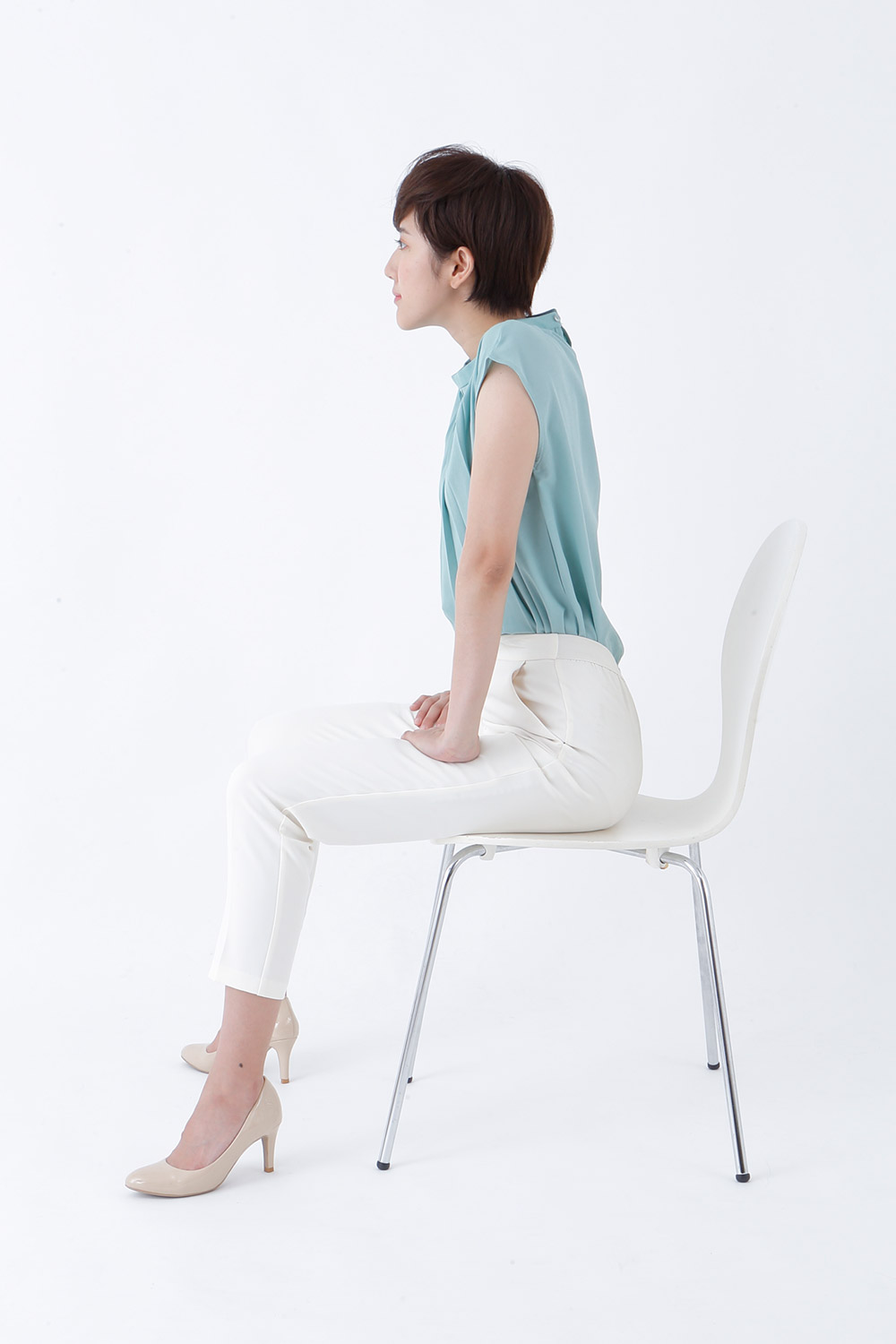 肩こり 解消の簡単ストレッチで見た目年齢も若々しく サントリーグッドエイジングラボ 肩こり 解消の簡単ストレッチで見た目年齢も若々しく サントリーグッドエイジングラボ
